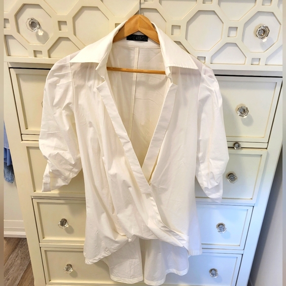 Long white blouse, medium - Picture 1 of 1